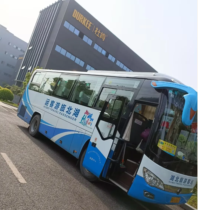 威客电竞风管销售中心安徽明堂山景区旅游团建活动