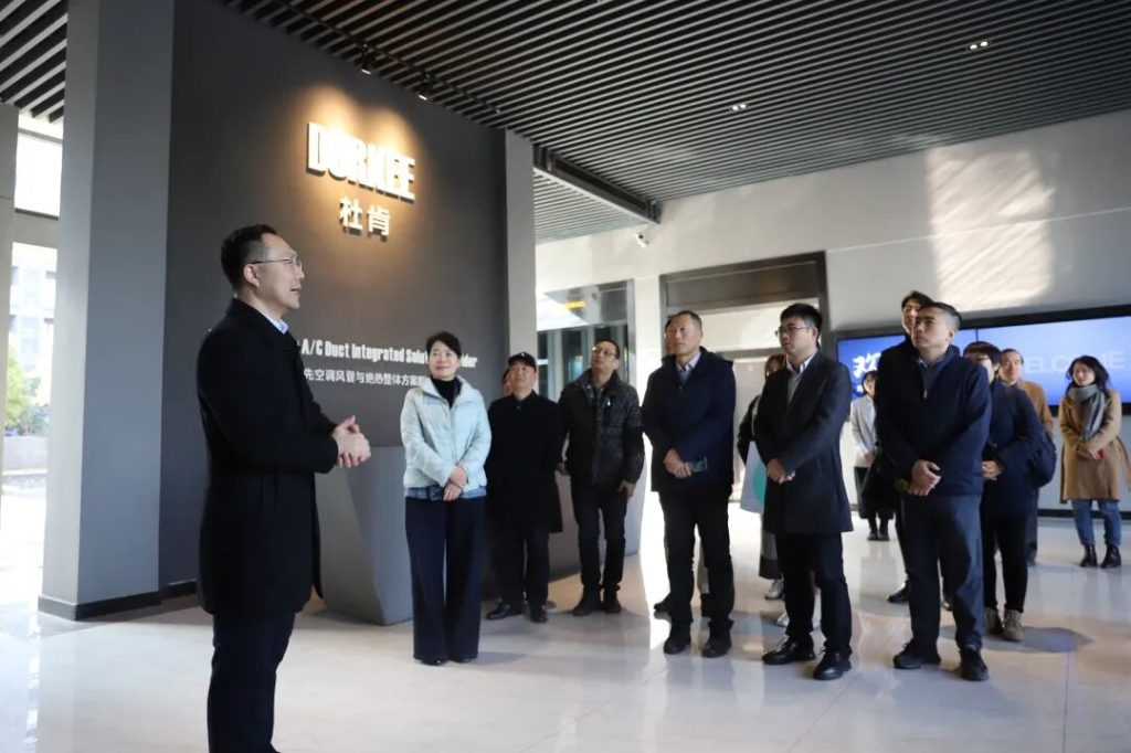 威客电竞集团金海丰先生做解说